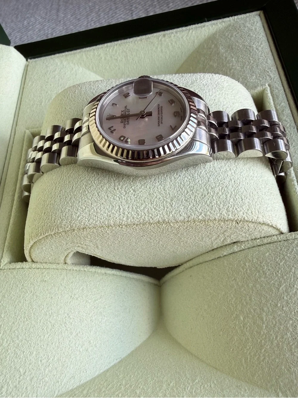 Rolex Ladies Watch with Mother-of-Pearl Dial, fluted bezel and jubilee Bracelet